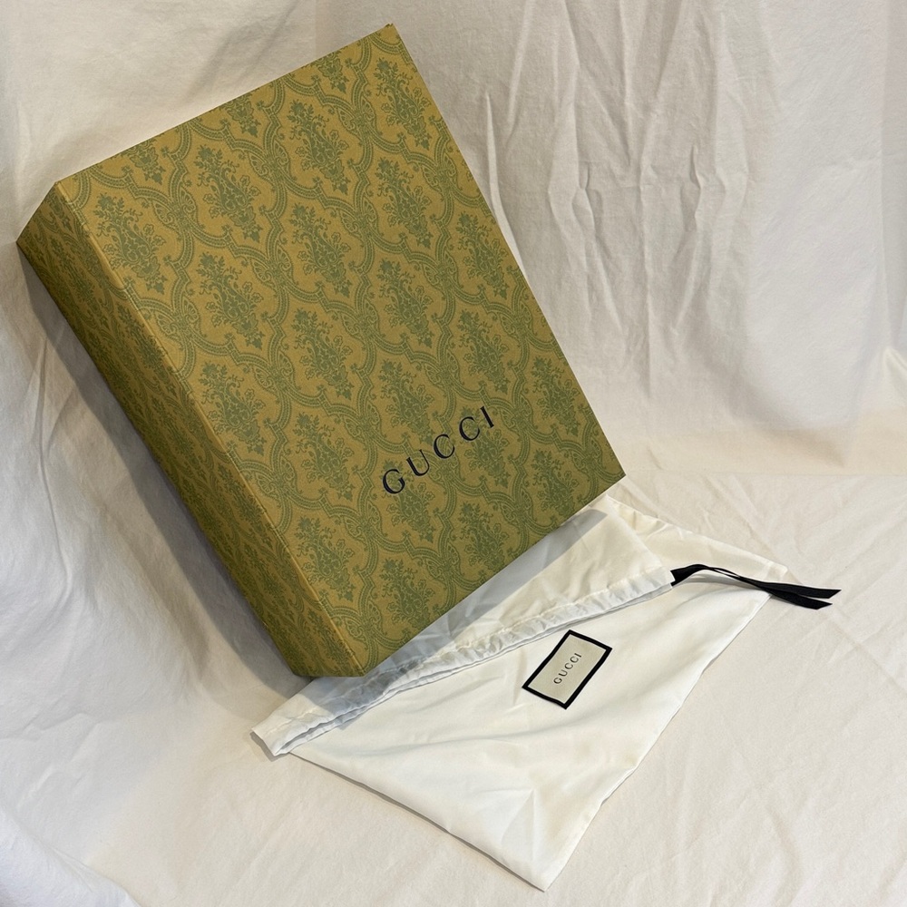 Gucci 100 Green Patterned Gift Box and Dust Bag